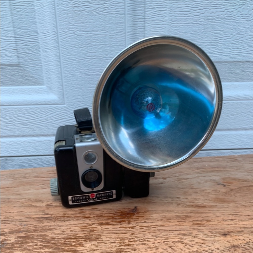 vintage Kodak Brownie Hawkeye Flash Model camera